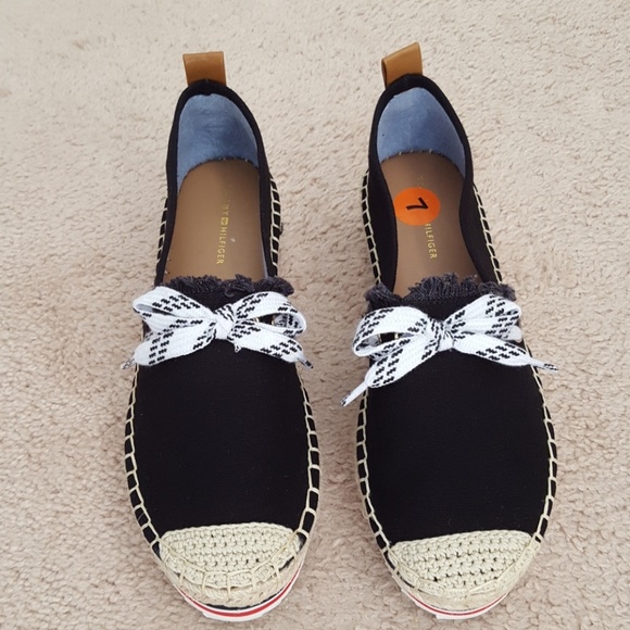 tommy hilfiger cactus slip on shoes